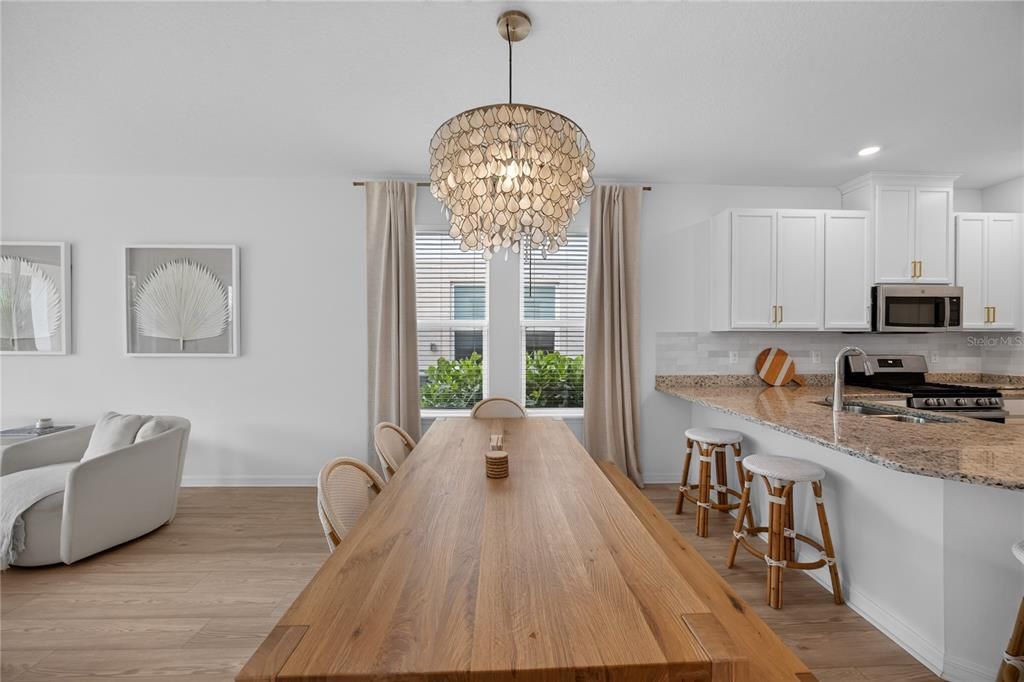 For Sale: $630,000 (5 beds, 3 baths, 2434 Square Feet)