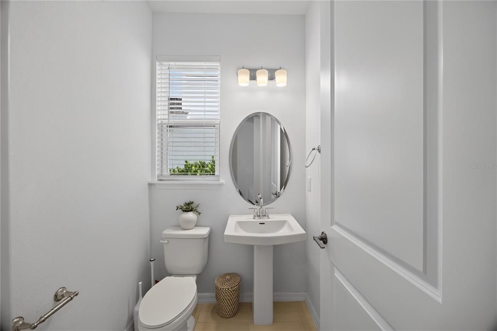 For Sale: $630,000 (5 beds, 3 baths, 2434 Square Feet)