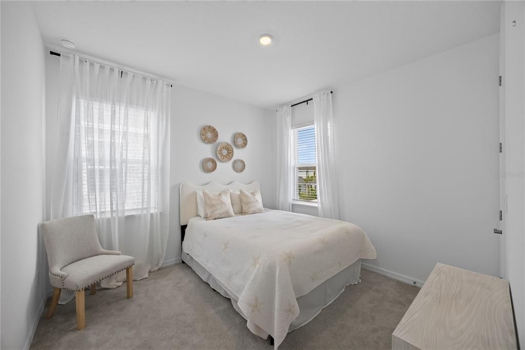 For Sale: $630,000 (5 beds, 3 baths, 2434 Square Feet)