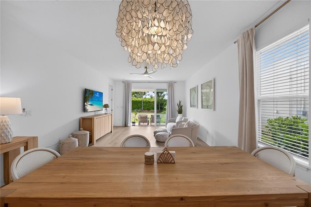 For Sale: $630,000 (5 beds, 3 baths, 2434 Square Feet)