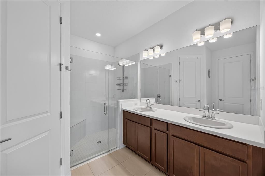 For Sale: $630,000 (5 beds, 3 baths, 2434 Square Feet)
