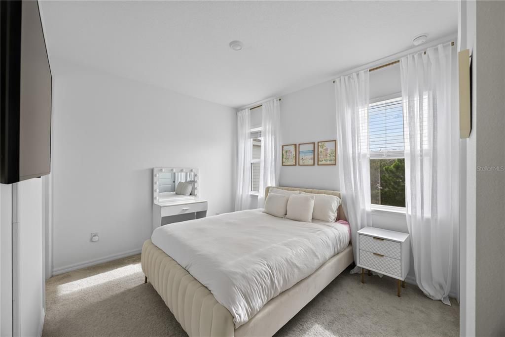 For Sale: $630,000 (5 beds, 3 baths, 2434 Square Feet)