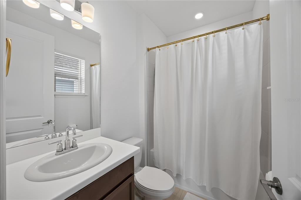 For Sale: $630,000 (5 beds, 3 baths, 2434 Square Feet)