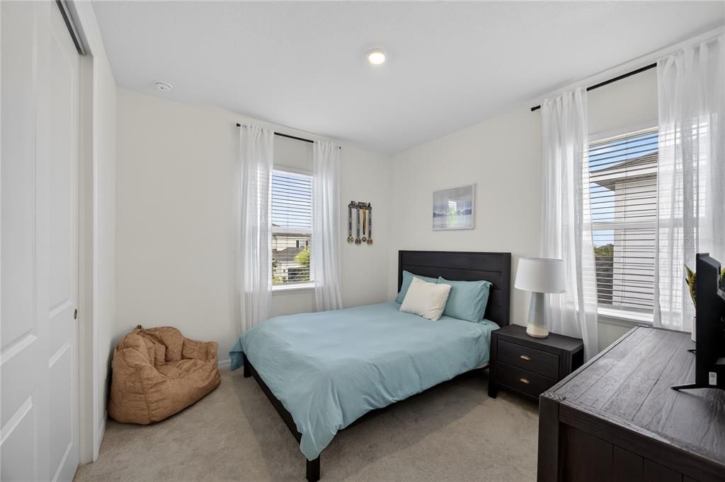 For Sale: $630,000 (5 beds, 3 baths, 2434 Square Feet)