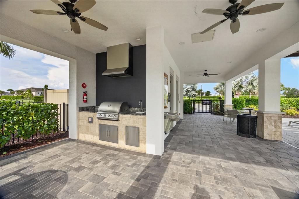 For Sale: $630,000 (5 beds, 3 baths, 2434 Square Feet)