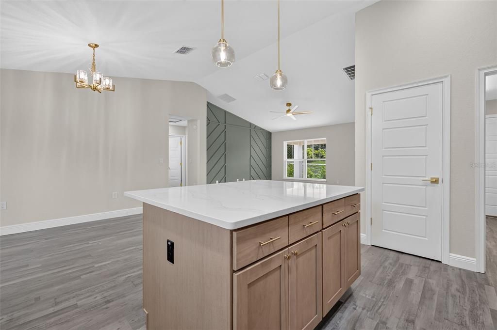 For Sale: $299,900 (3 beds, 2 baths, 1454 Square Feet)