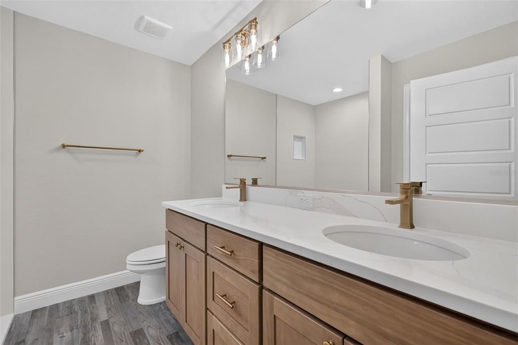 For Sale: $299,900 (3 beds, 2 baths, 1454 Square Feet)