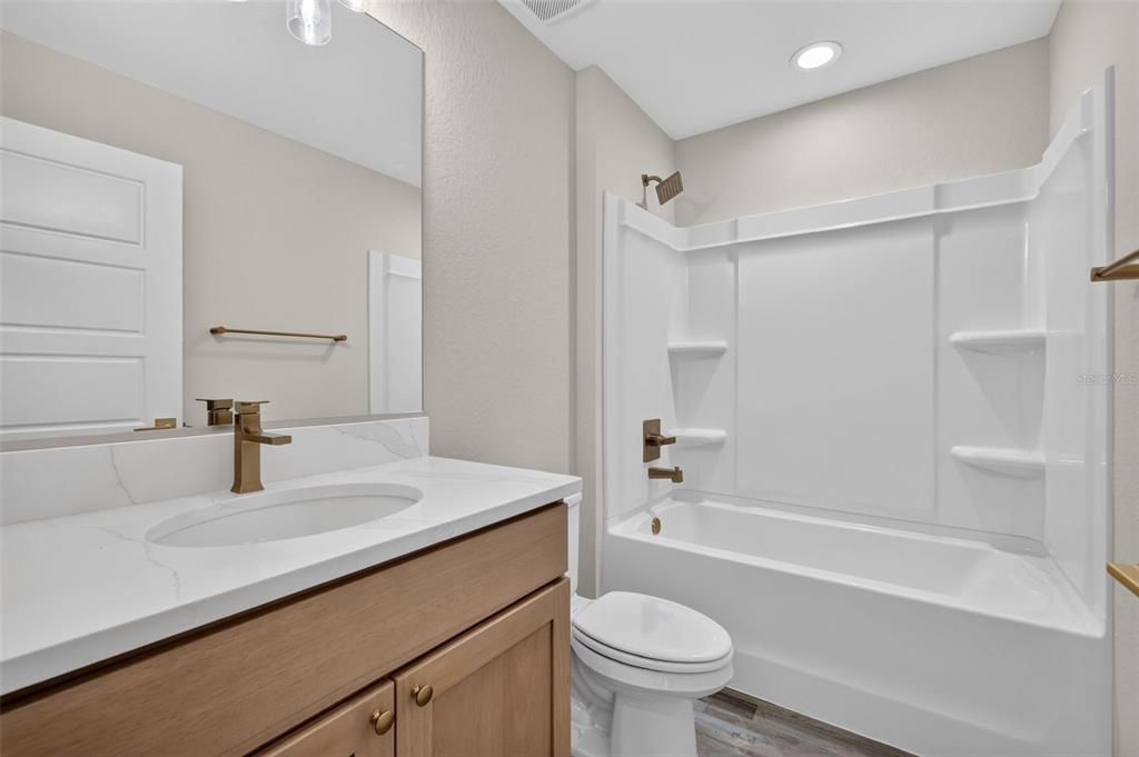 For Sale: $299,900 (3 beds, 2 baths, 1454 Square Feet)