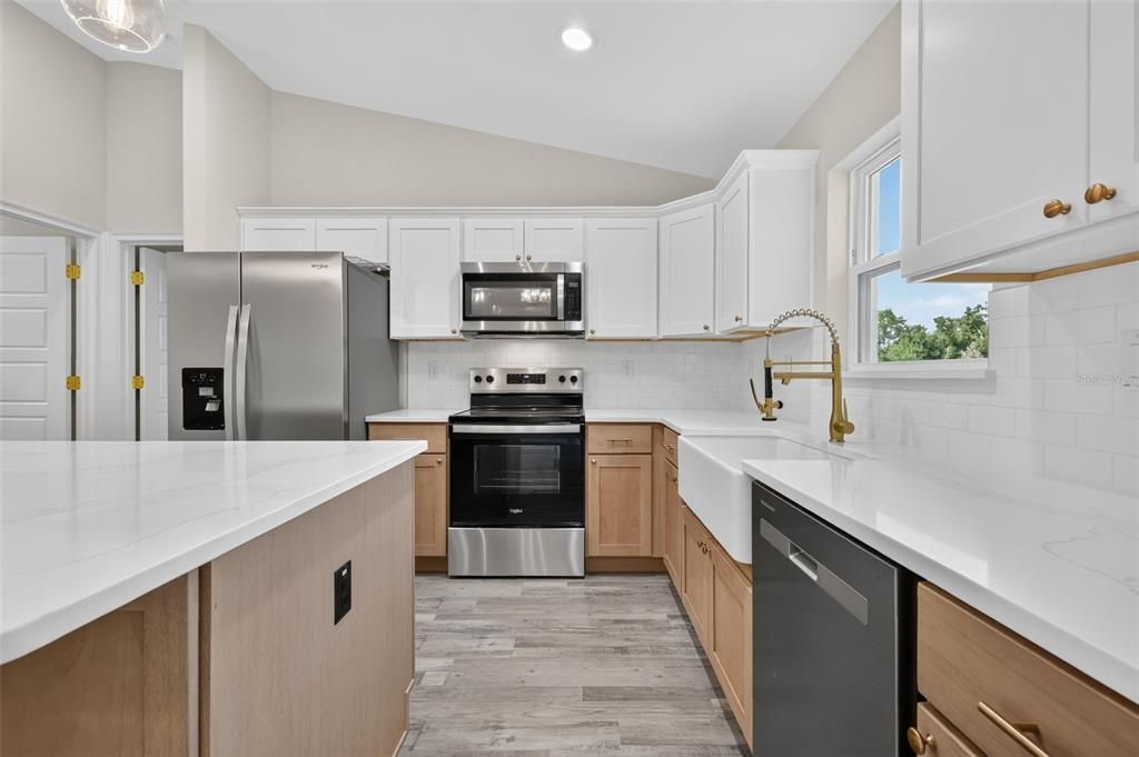 For Sale: $299,900 (3 beds, 2 baths, 1454 Square Feet)