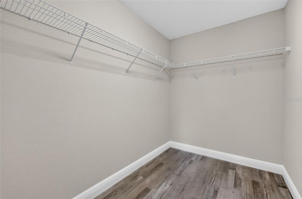 For Sale: $299,900 (3 beds, 2 baths, 1454 Square Feet)