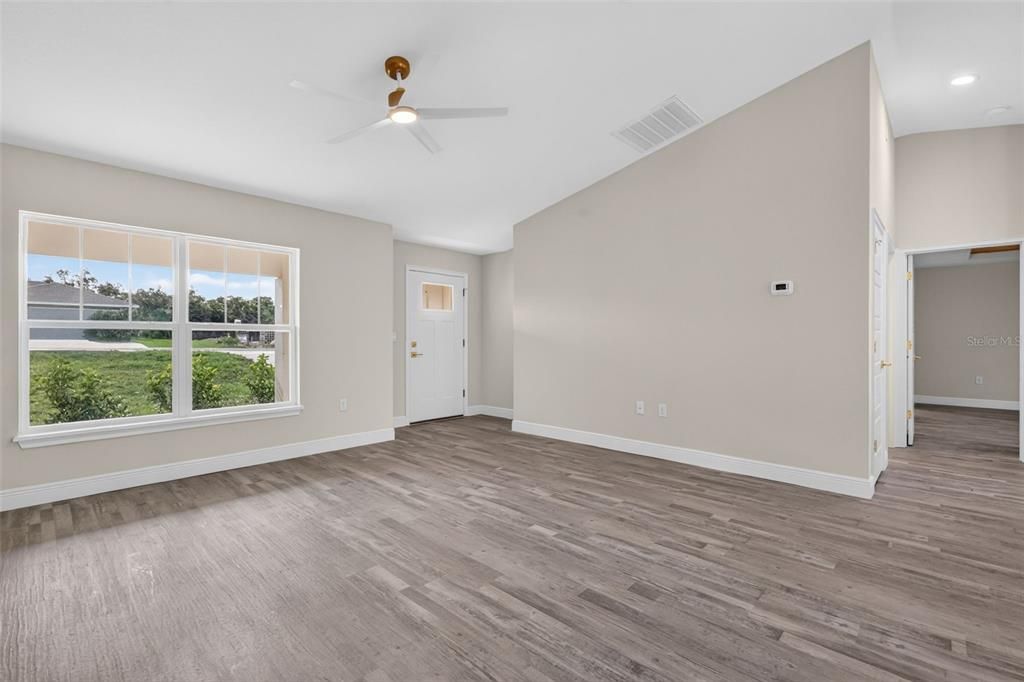 For Sale: $299,900 (3 beds, 2 baths, 1454 Square Feet)
