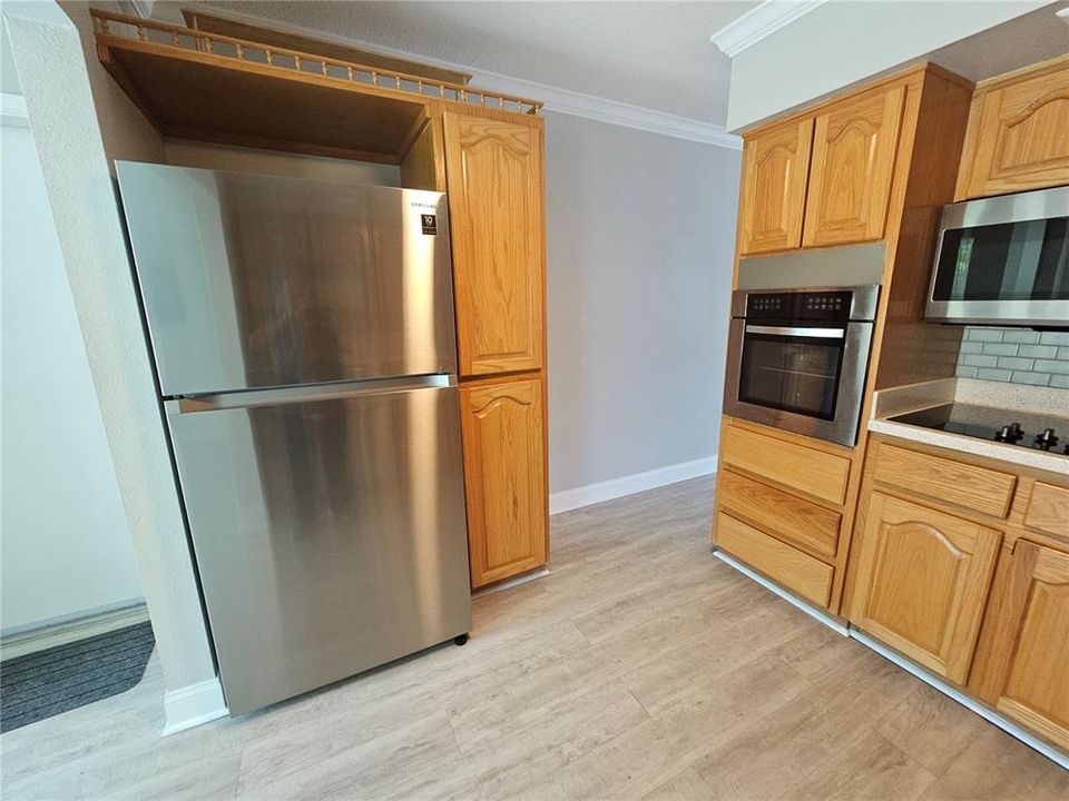 На продажу: $135,900 (2 спален, 2 ванн, 1100 Квадратных фут)