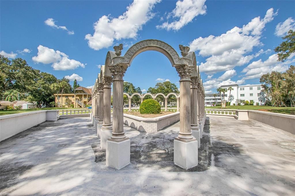 На продажу: $135,900 (2 спален, 2 ванн, 1100 Квадратных фут)
