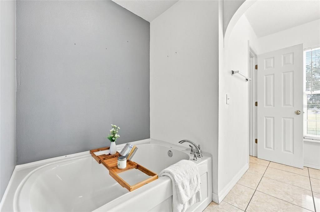 На продажу: $379,999 (4 спален, 3 ванн, 2948 Квадратных фут)
