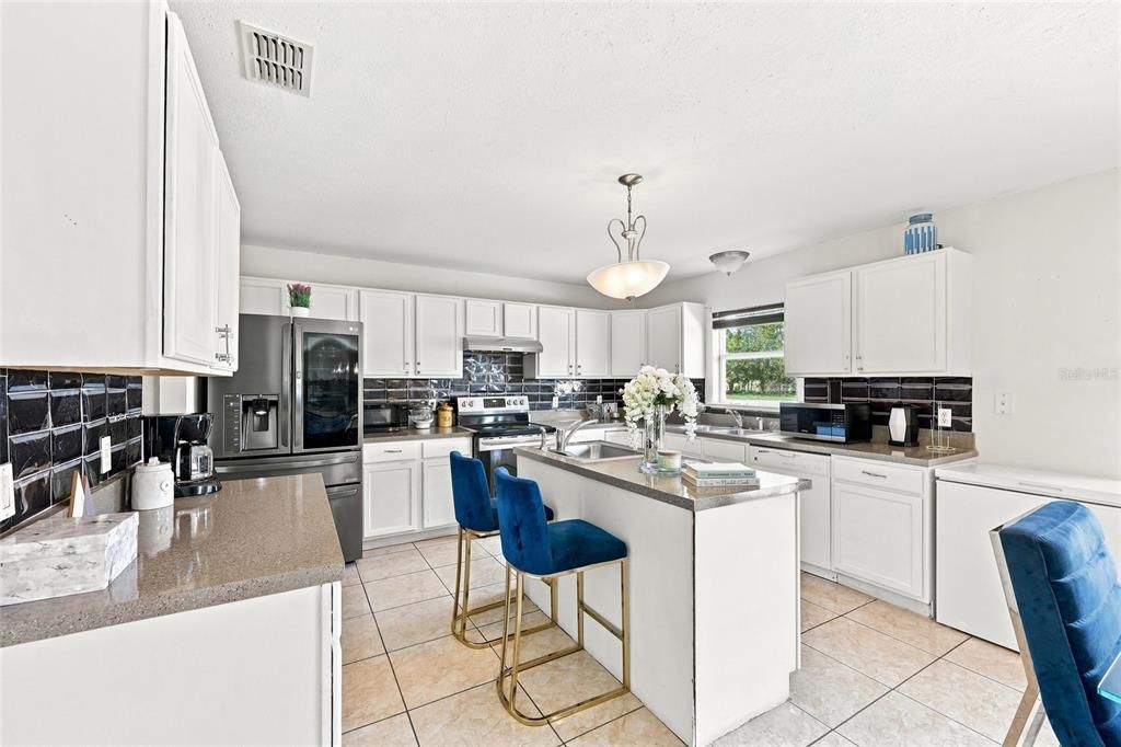 На продажу: $379,999 (4 спален, 3 ванн, 2948 Квадратных фут)
