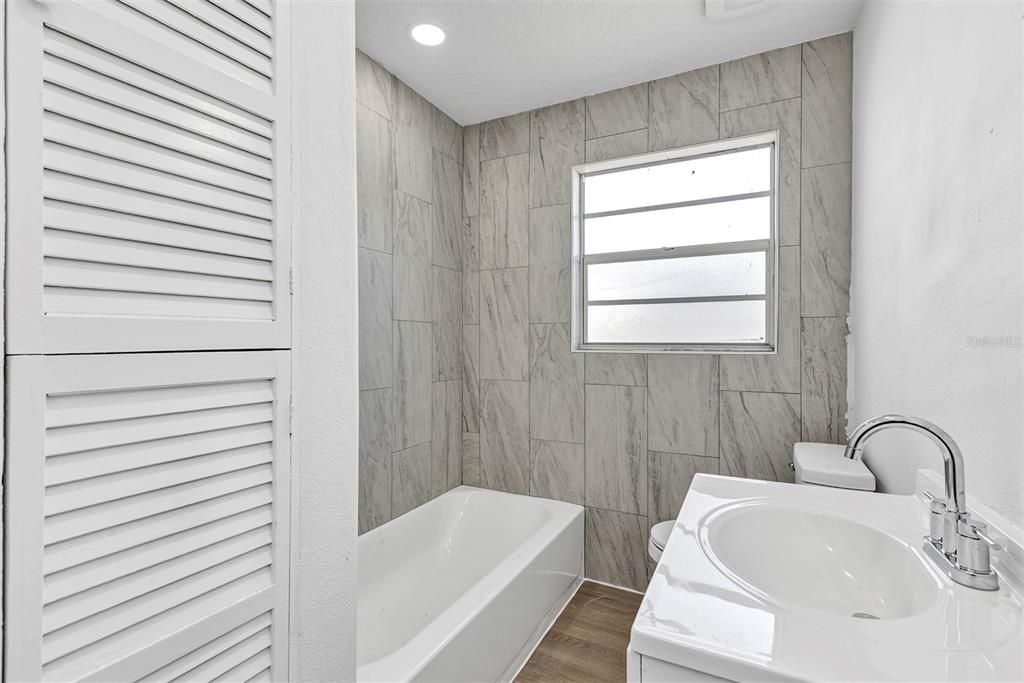 For Sale: $338,000 (2 beds, 2 baths, 1258 Square Feet)