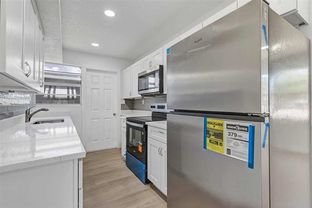 For Sale: $338,000 (2 beds, 2 baths, 1258 Square Feet)