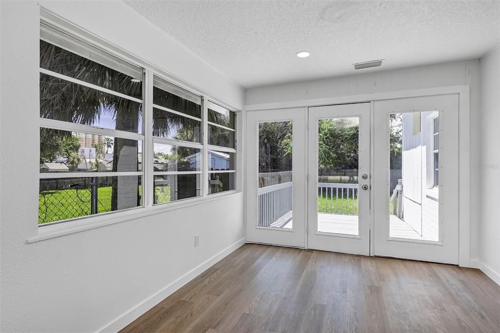 For Sale: $338,000 (2 beds, 2 baths, 1258 Square Feet)