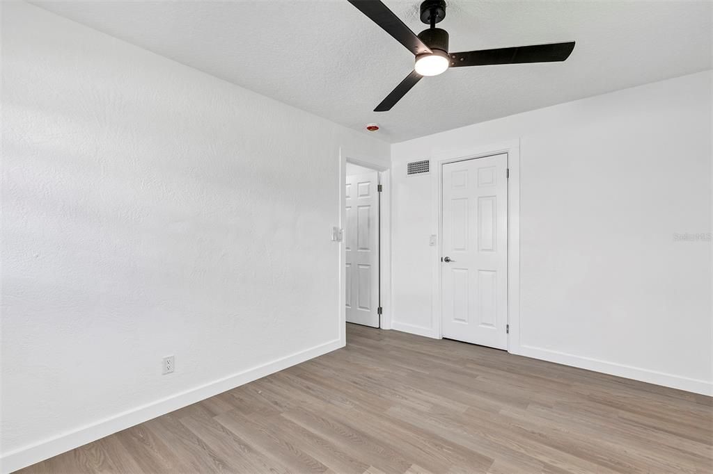 For Sale: $338,000 (2 beds, 2 baths, 1258 Square Feet)