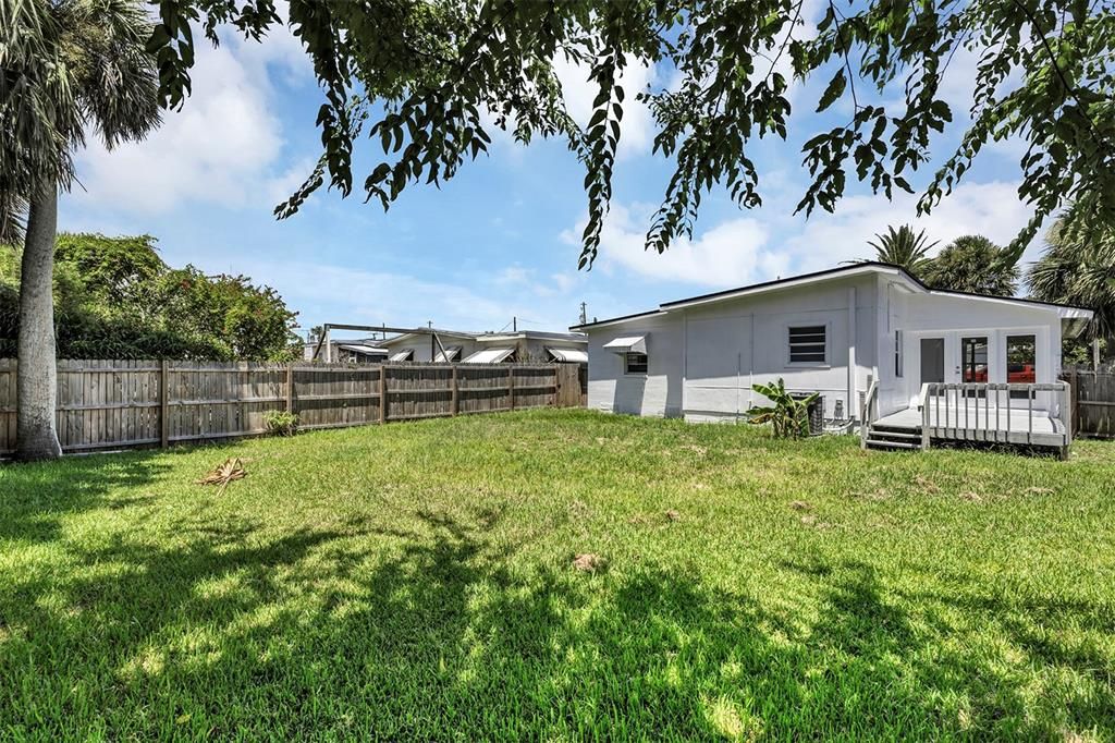 For Sale: $338,000 (2 beds, 2 baths, 1258 Square Feet)