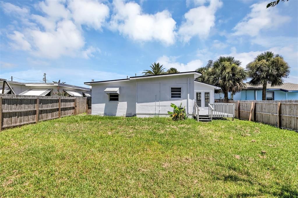 For Sale: $338,000 (2 beds, 2 baths, 1258 Square Feet)
