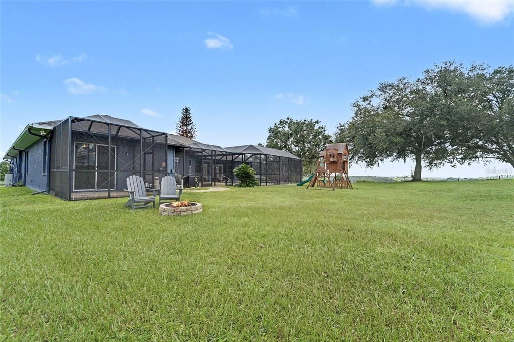 For Sale: $874,999 (6 beds, 4 baths, 4923 Square Feet)