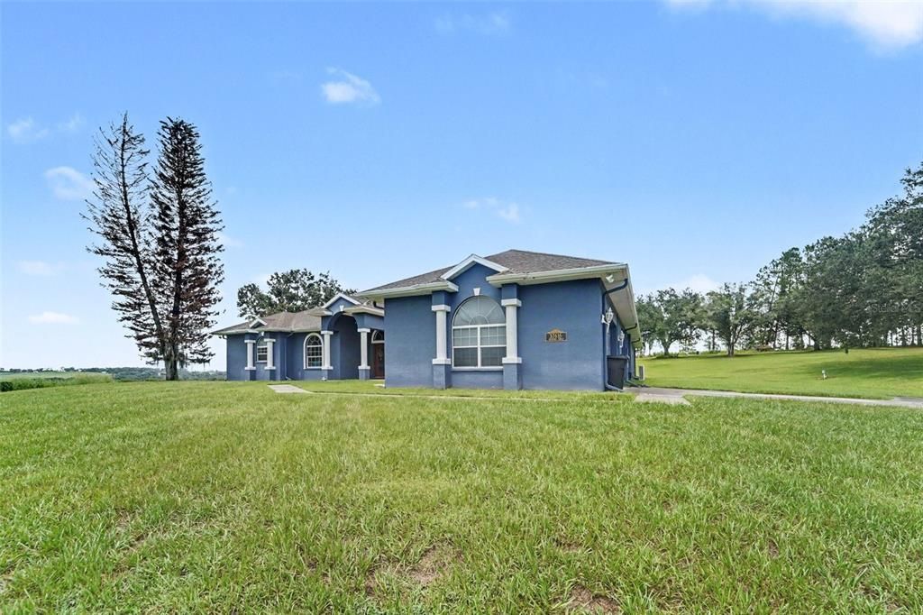 For Sale: $874,999 (6 beds, 4 baths, 4923 Square Feet)