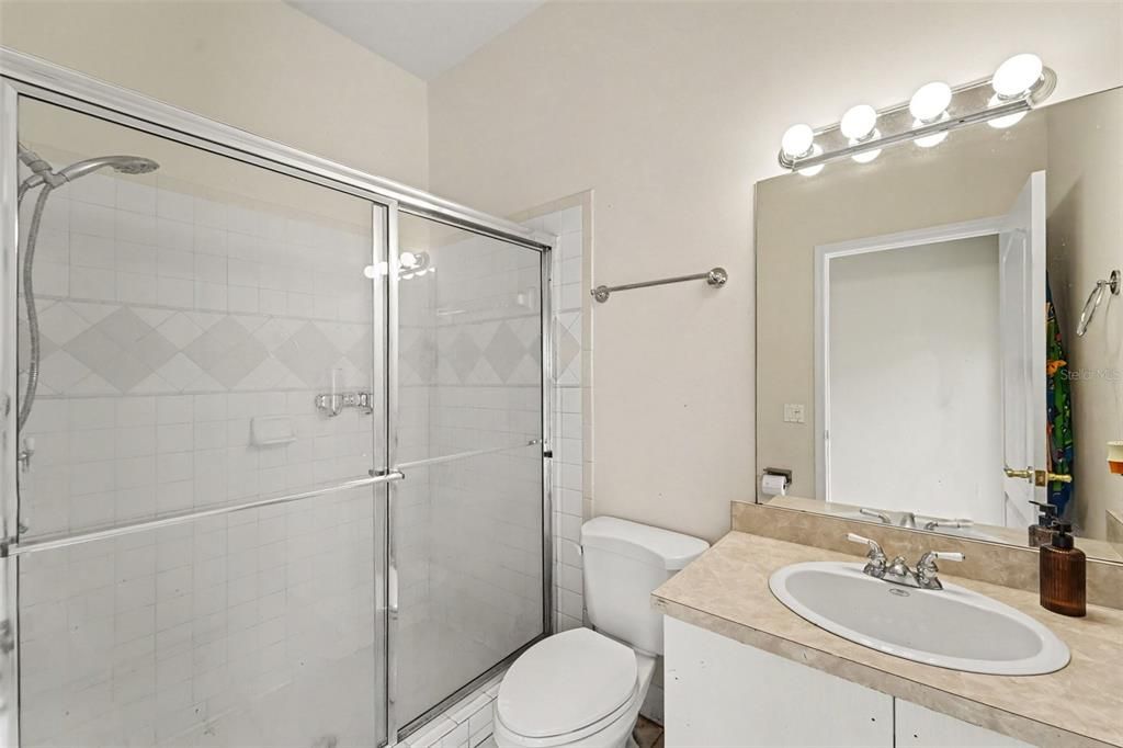 For Sale: $874,999 (6 beds, 4 baths, 4923 Square Feet)