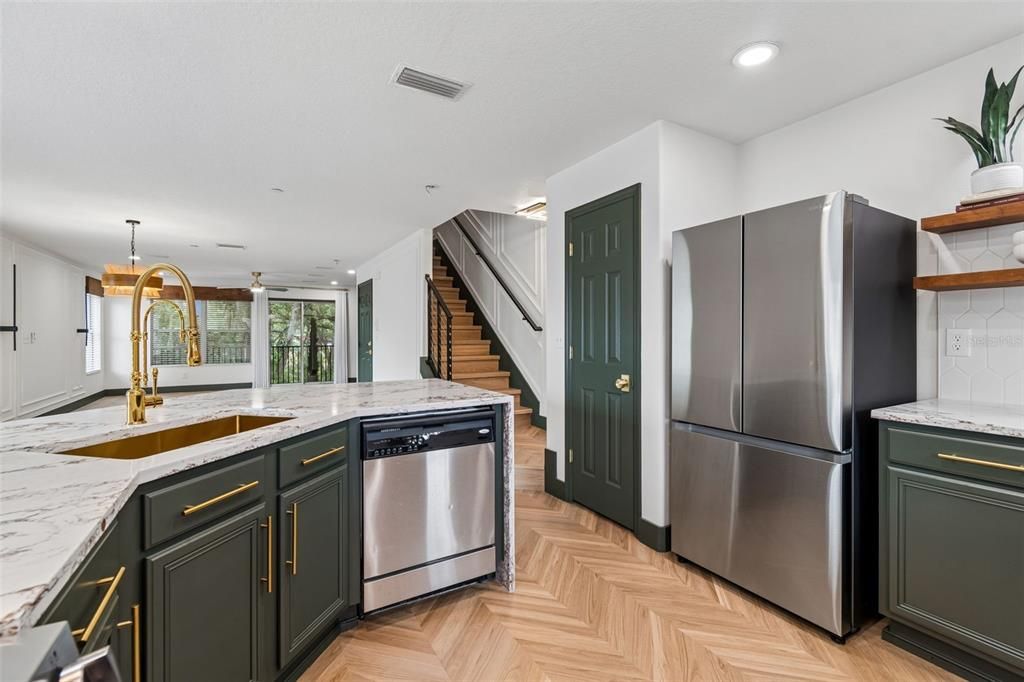 For Rent: $3,600 (3 beds, 2 baths, 1572 Square Feet)