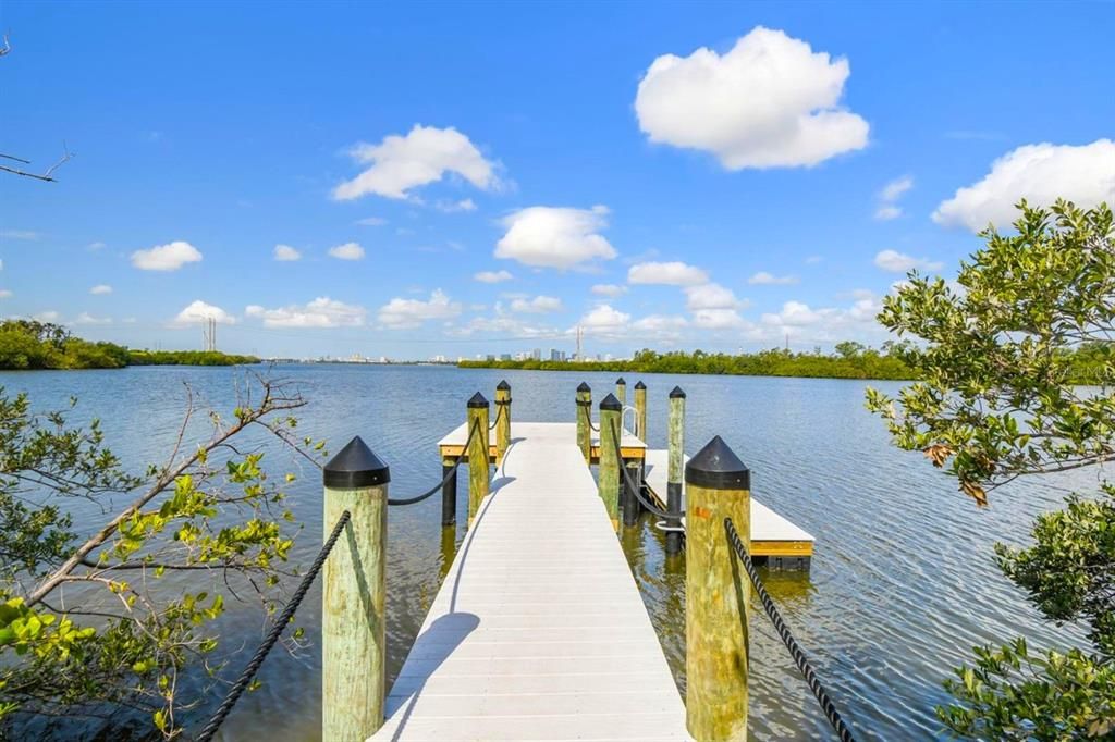 For Rent: $3,600 (3 beds, 2 baths, 1572 Square Feet)