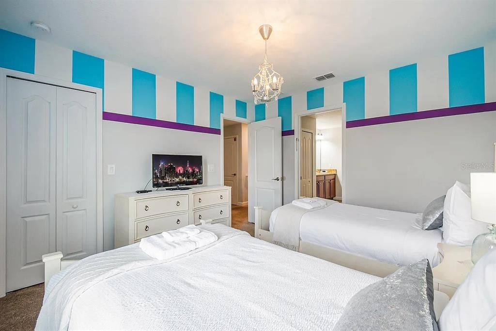В аренду: $3,780 (8 спален, 5 ванн, 3909 Квадратных фут)