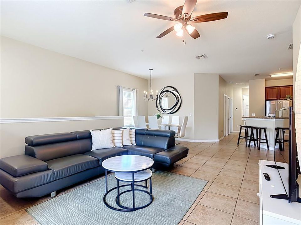 For Sale: $299,900 (3 beds, 2 baths, 1427 Square Feet)