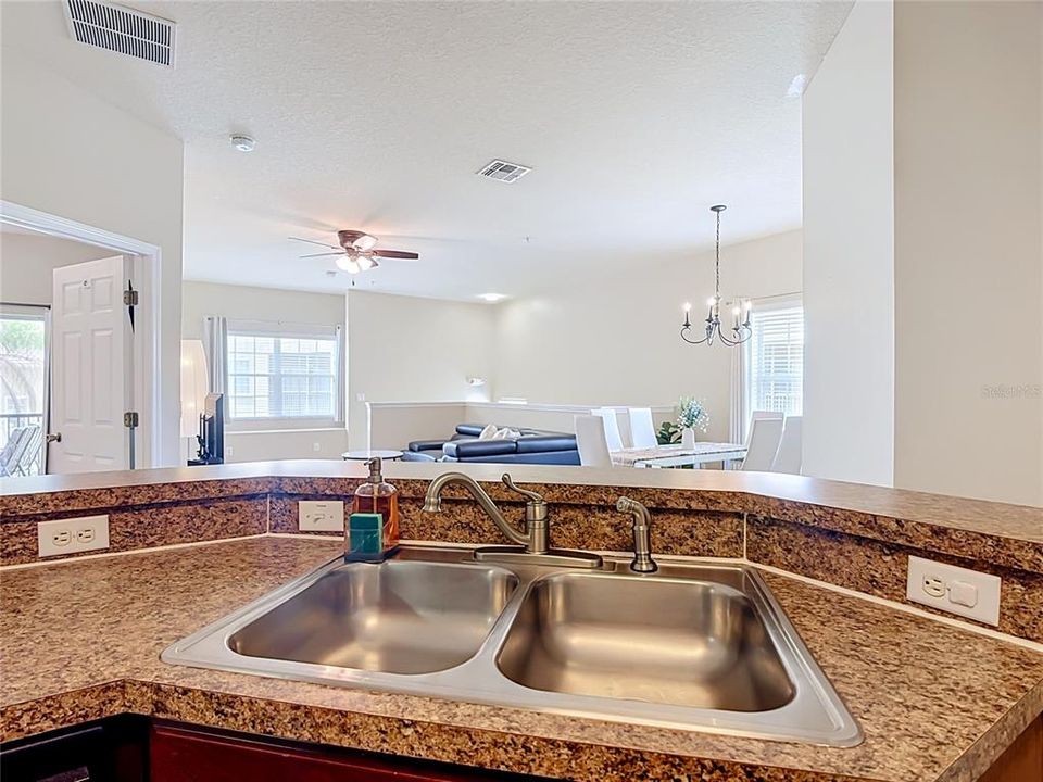 For Sale: $299,900 (3 beds, 2 baths, 1427 Square Feet)