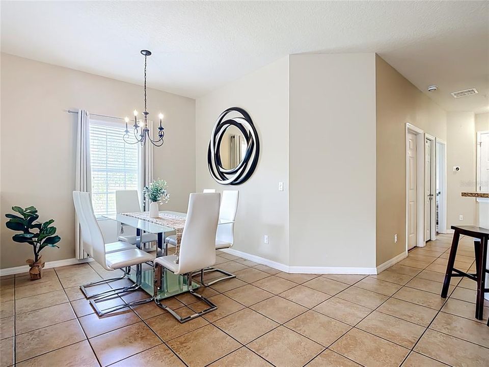 For Sale: $299,900 (3 beds, 2 baths, 1427 Square Feet)