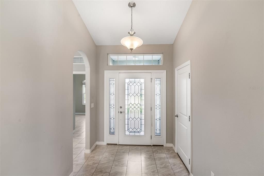 For Sale: $375,000 (3 beds, 2 baths, 1905 Square Feet)