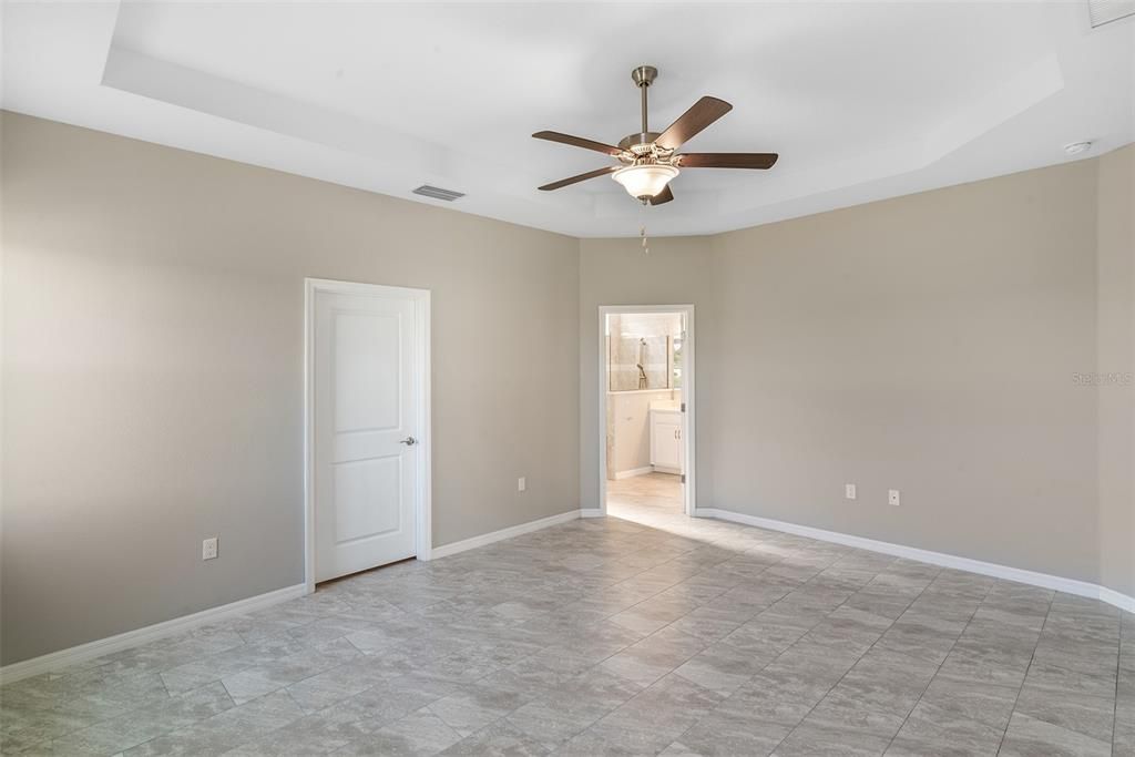 For Sale: $375,000 (3 beds, 2 baths, 1905 Square Feet)