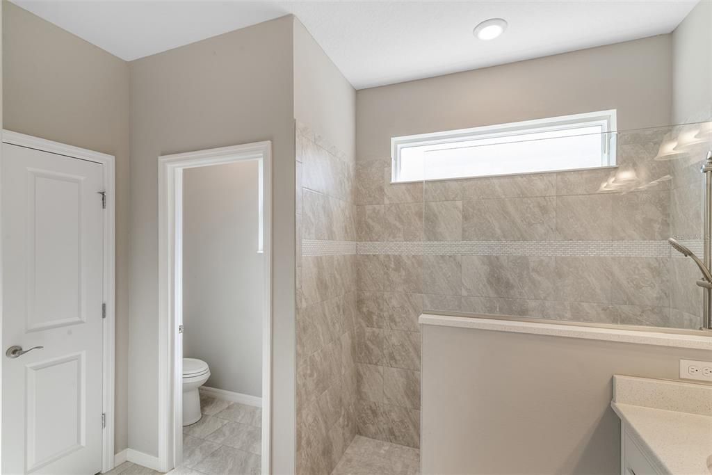 For Sale: $375,000 (3 beds, 2 baths, 1905 Square Feet)