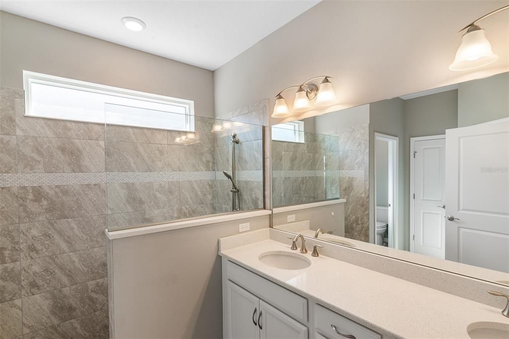 For Sale: $375,000 (3 beds, 2 baths, 1905 Square Feet)