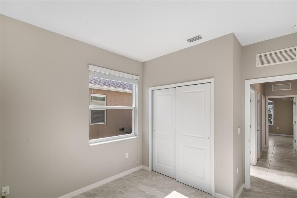 For Sale: $375,000 (3 beds, 2 baths, 1905 Square Feet)