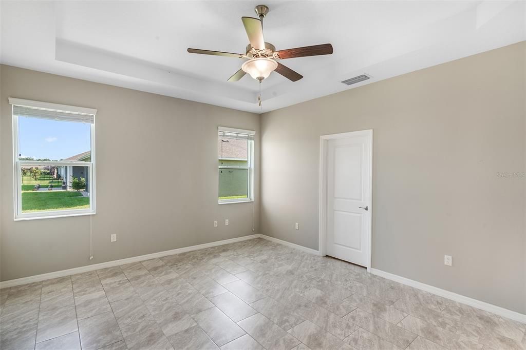 For Sale: $375,000 (3 beds, 2 baths, 1905 Square Feet)