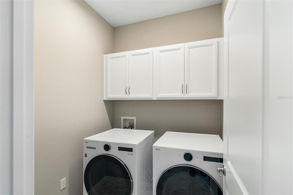For Sale: $375,000 (3 beds, 2 baths, 1905 Square Feet)
