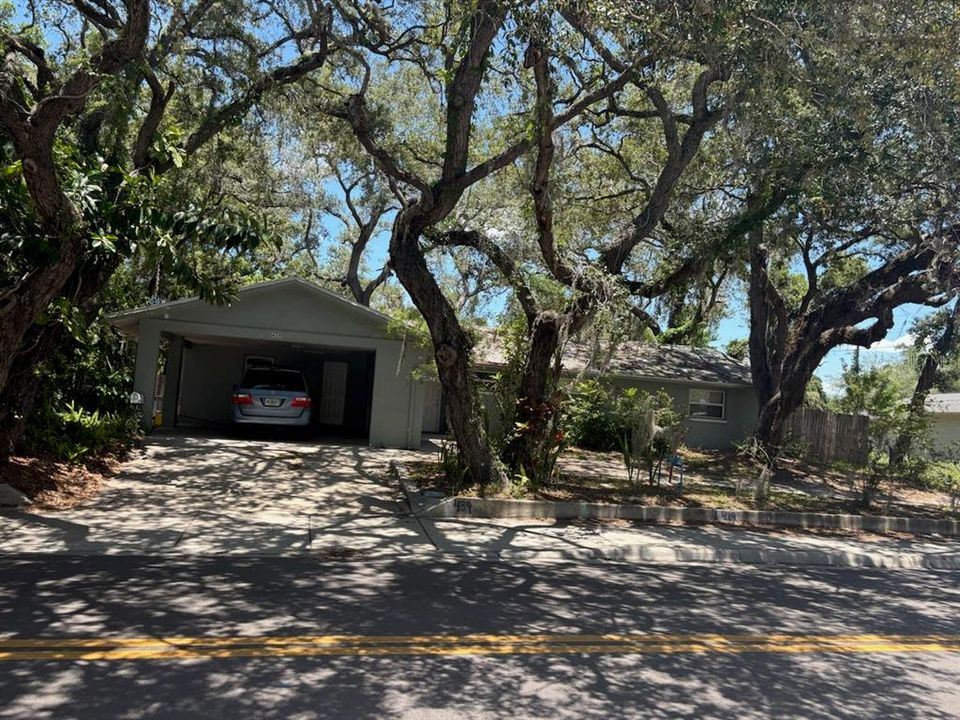 For Sale: $400,000 (4 beds, 2 baths, 1702 Square Feet)