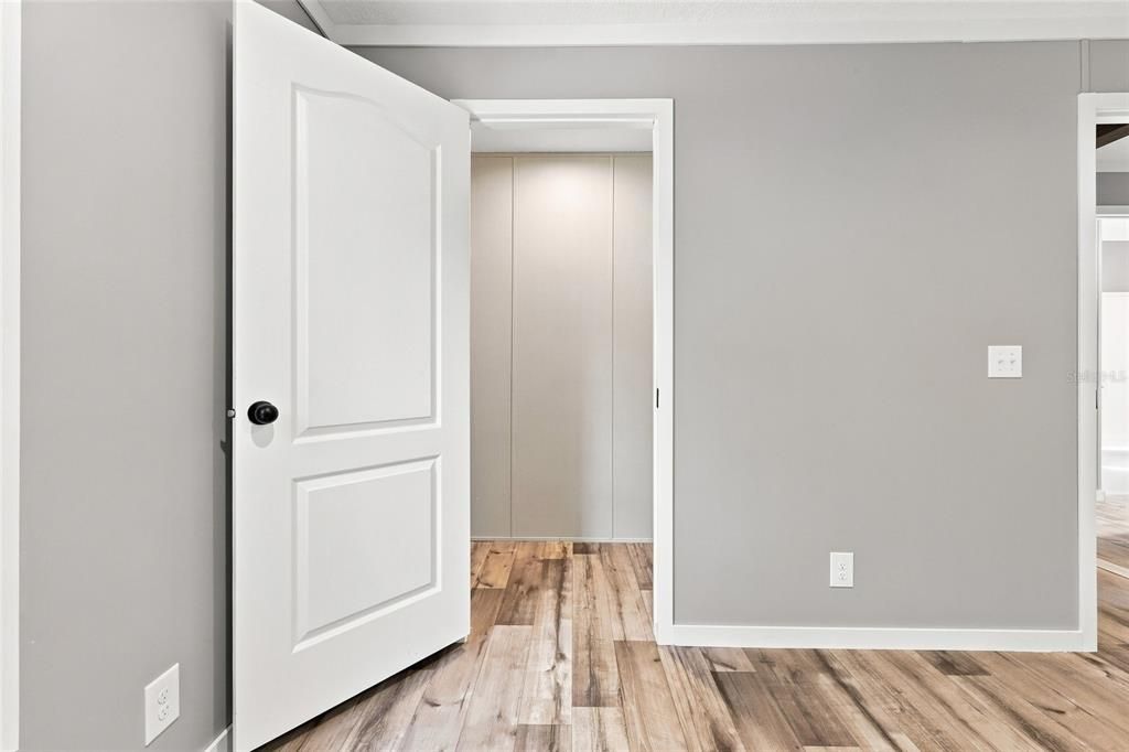 Active With Contract: $284,900 (3 beds, 2 baths, 1600 Square Feet)