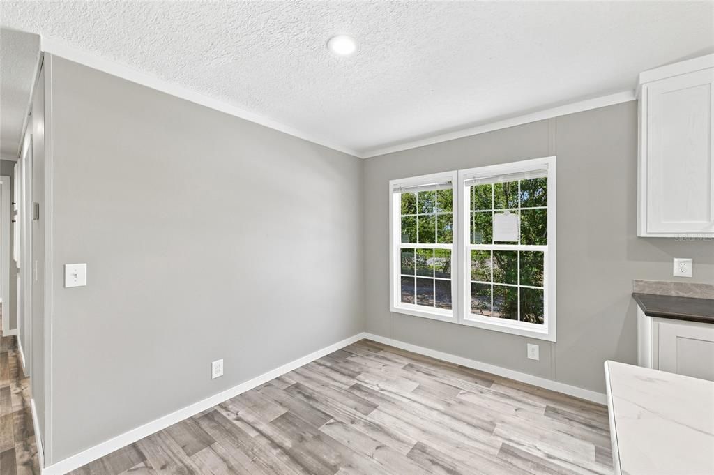 Active With Contract: $284,900 (3 beds, 2 baths, 1600 Square Feet)