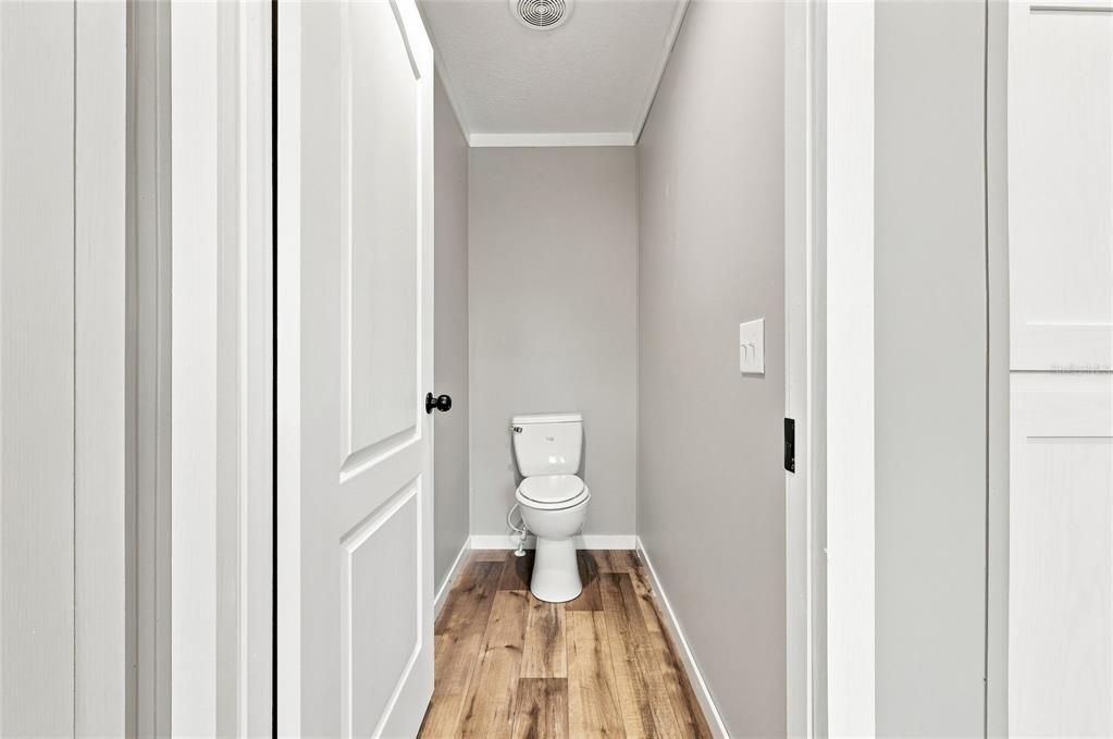 Active With Contract: $284,900 (3 beds, 2 baths, 1600 Square Feet)