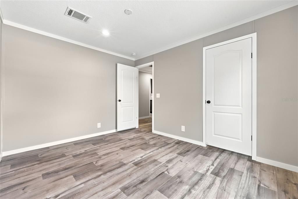 Active With Contract: $284,900 (3 beds, 2 baths, 1600 Square Feet)