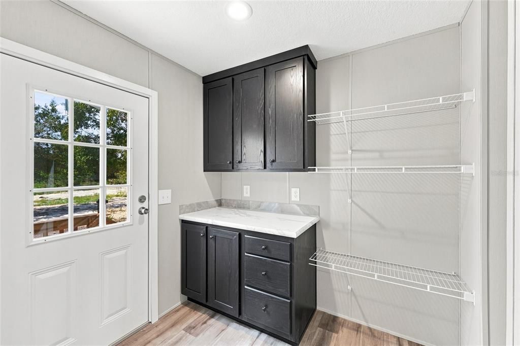Active With Contract: $284,900 (3 beds, 2 baths, 1600 Square Feet)