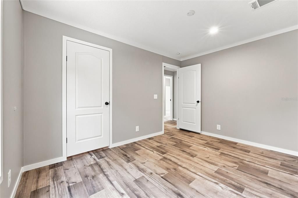 Active With Contract: $284,900 (3 beds, 2 baths, 1600 Square Feet)