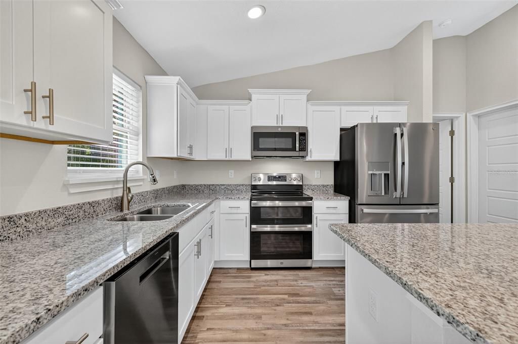 For Sale: $274,900 (3 beds, 2 baths, 1453 Square Feet)