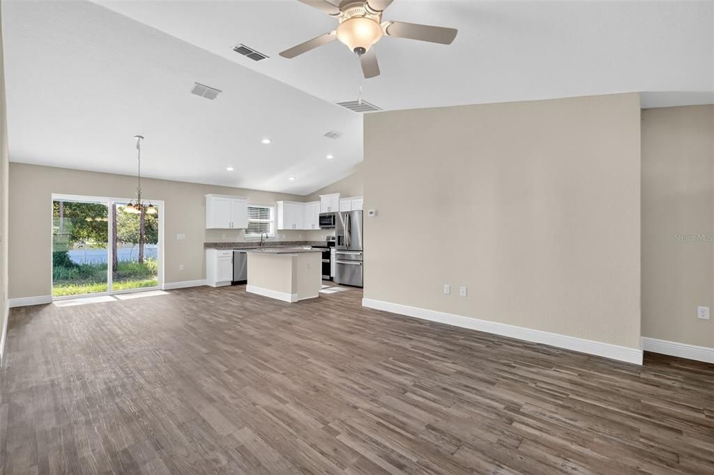 For Sale: $274,900 (3 beds, 2 baths, 1453 Square Feet)
